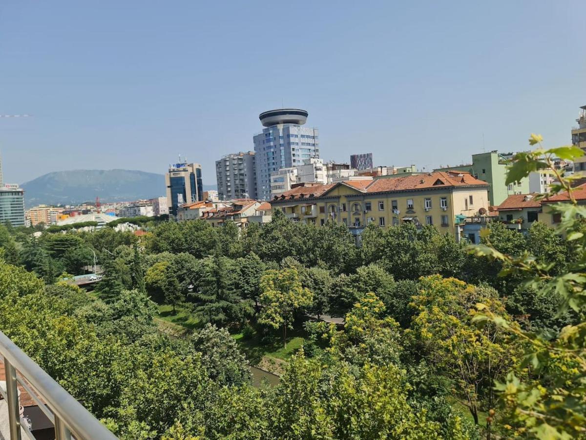 Penthahouse Shallvare Tirana Exteriör bild